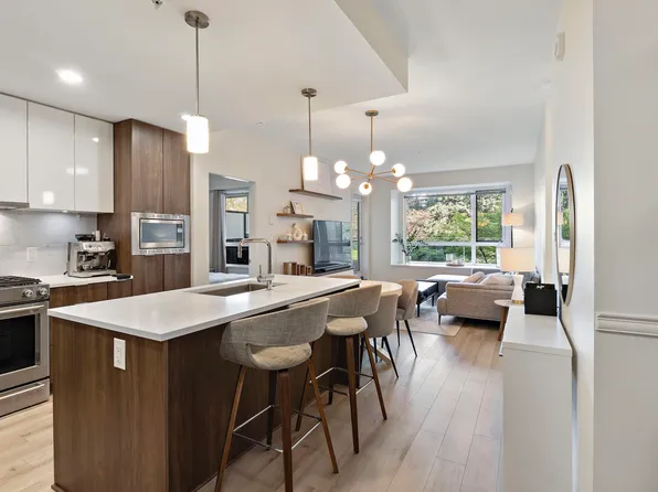 2188 Madison Ave #214, Burnaby, BC V5C 0J8