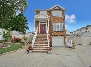 34 Brookside Loop, Staten Island, NY 10309