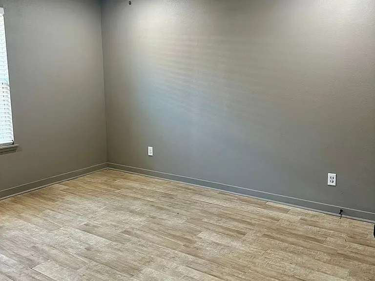 Newly Built 2 Bedroom, 2 Bathroom Townhome — Photo 12