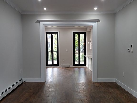 5th image of 39 Woodbine Street