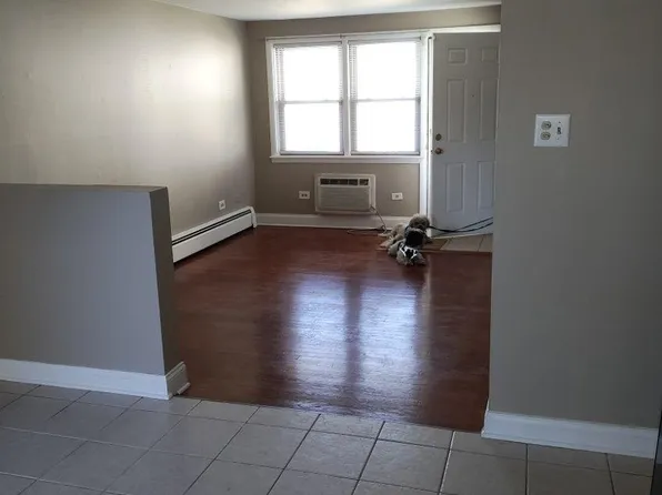 2336 Union St APT 4, Blue Island, IL 60406