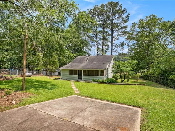 604 Jackson Lake Inn Rd, Jackson, GA 30233