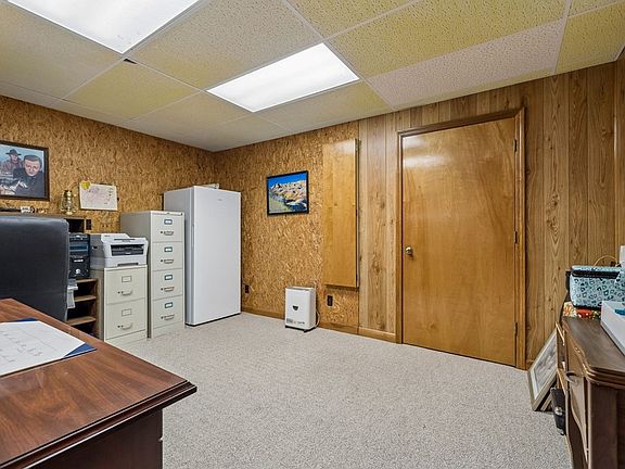 42nd image of 20 Riverbend Ln