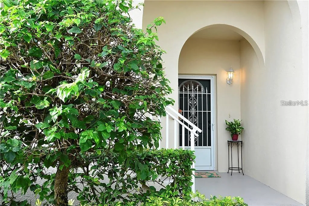 2 bed, 2.0 bath, 1068 sqft, $4,400 — Photo 1