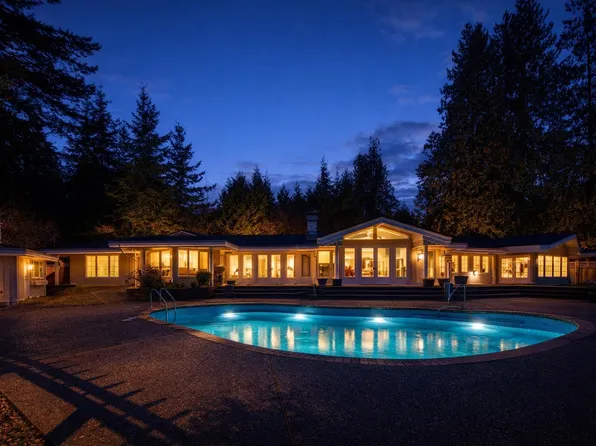 888 Pyrford Rd, West Vancouver, BC V7S 2A1