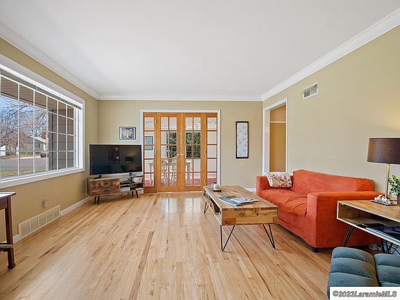 3rd image of 1634 Ord St