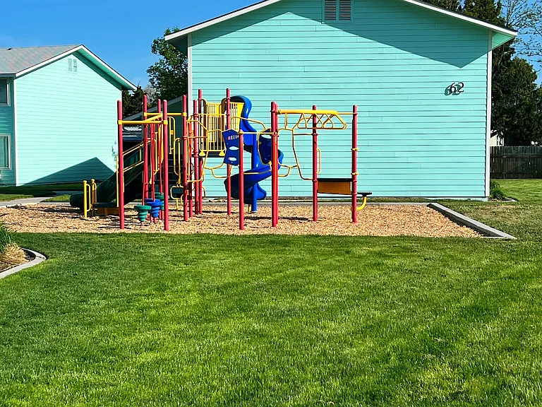 Meridian Park Apartments — Photo 11