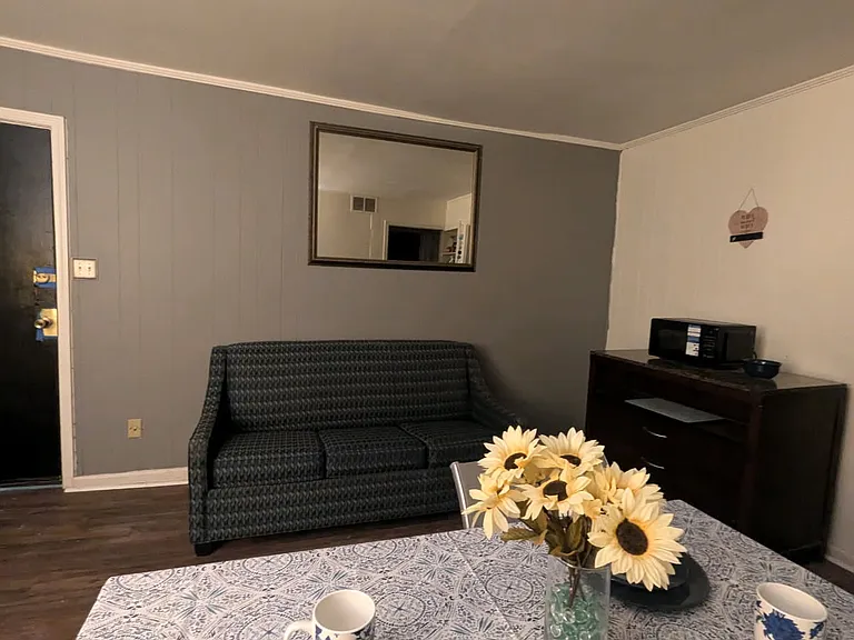 2115 Hazelhurst St #A — Photo 10