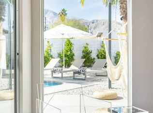 841 Racquet Club Rd, Palm Springs, CA 92262