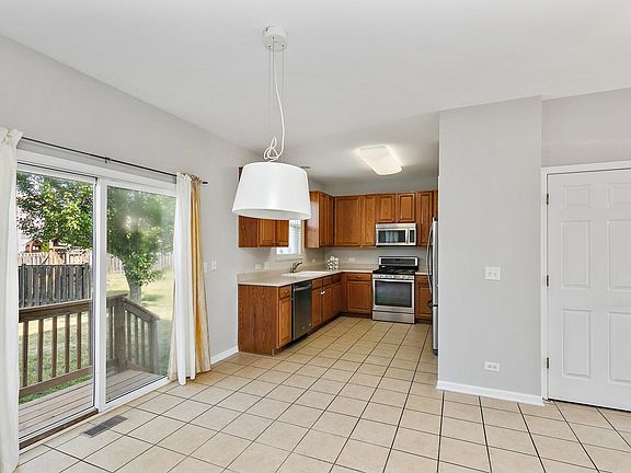 4th image of 270 Breckenridge Dr
