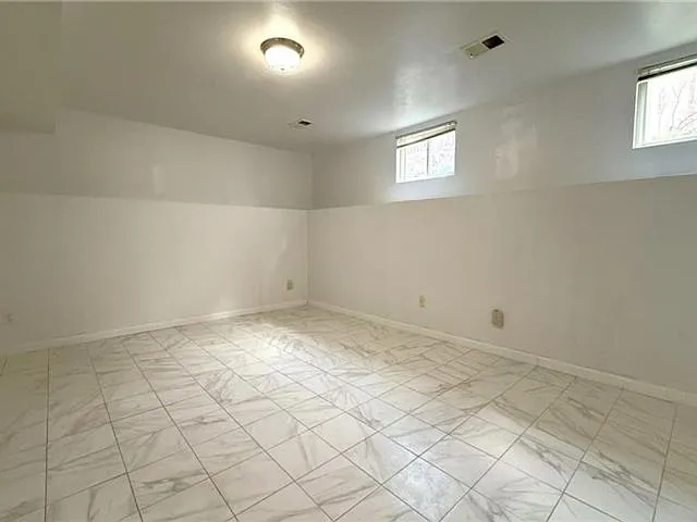 119 Raritan Ave #1 — Photo 4