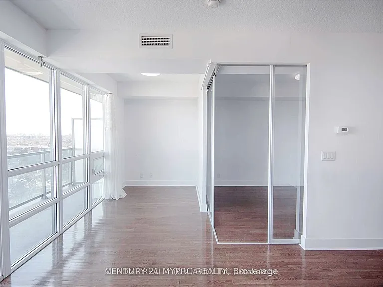 26 Norton Ave #1605 — Photo 9