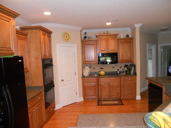 2nd image of 110 Chinquapin Dr