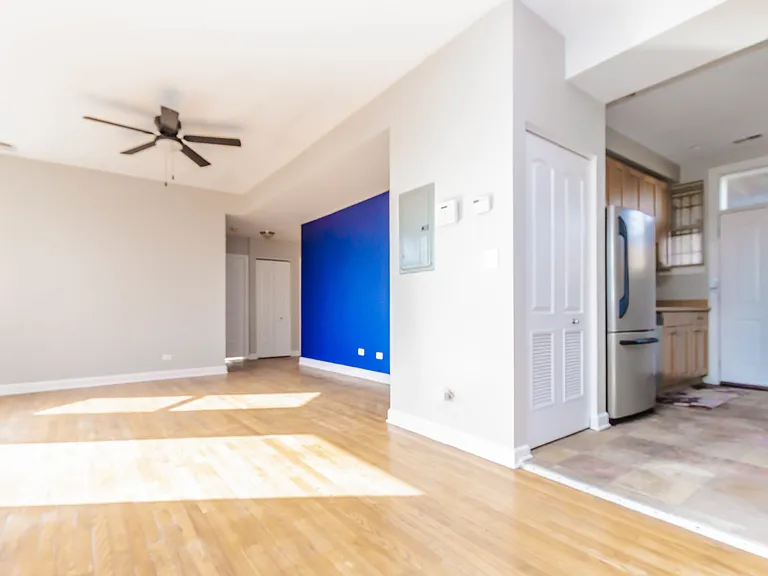 7722 S Cornell Ave — Photo 4