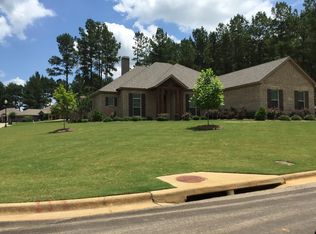 9101 Crescent Lodge Dr, Pike Road, AL 36064