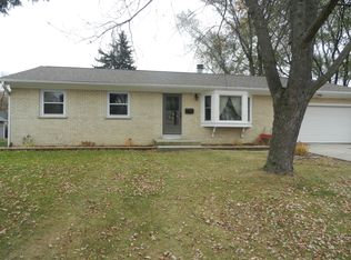 29 Chatham Pl, Montgomery, IL 60538