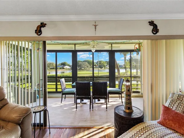 5519 Fairway Park Dr APT 203, Boynton Beach, FL 33437