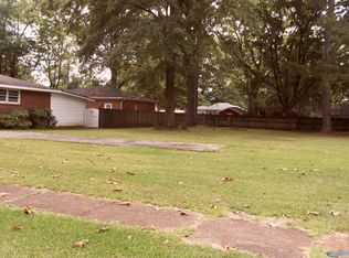 811 8th Ave SE, Decatur, AL 35601
