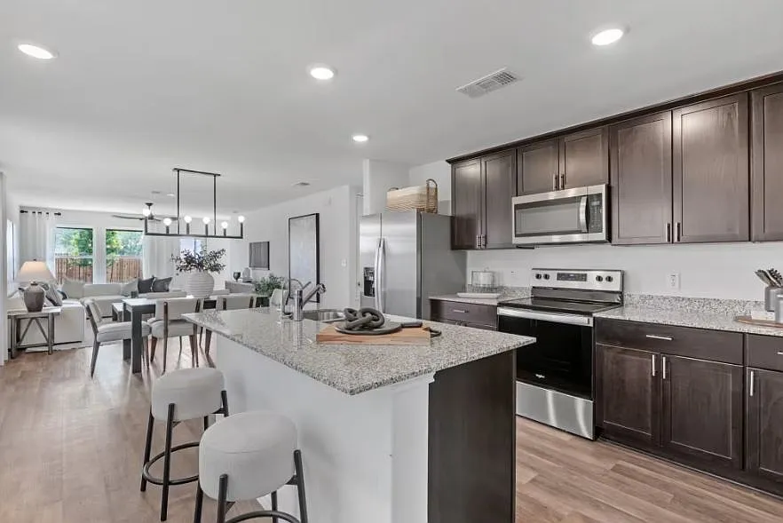Building Photo - 11621 Remuda Cyn #1