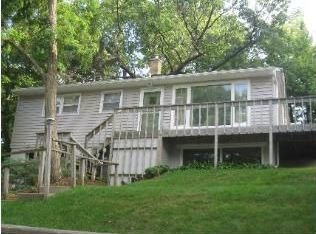 250 Lookout Dr, Pewaukee, WI 53072