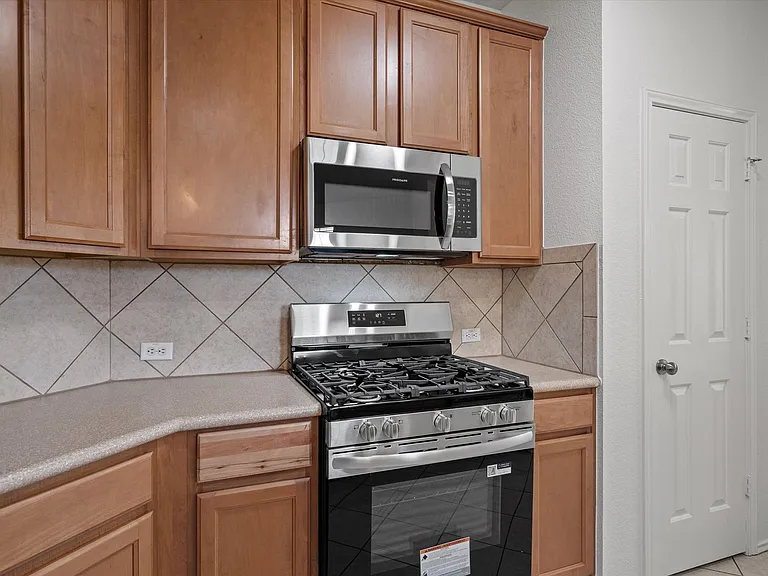 9201 Brodie Ln #203 — Photo 9