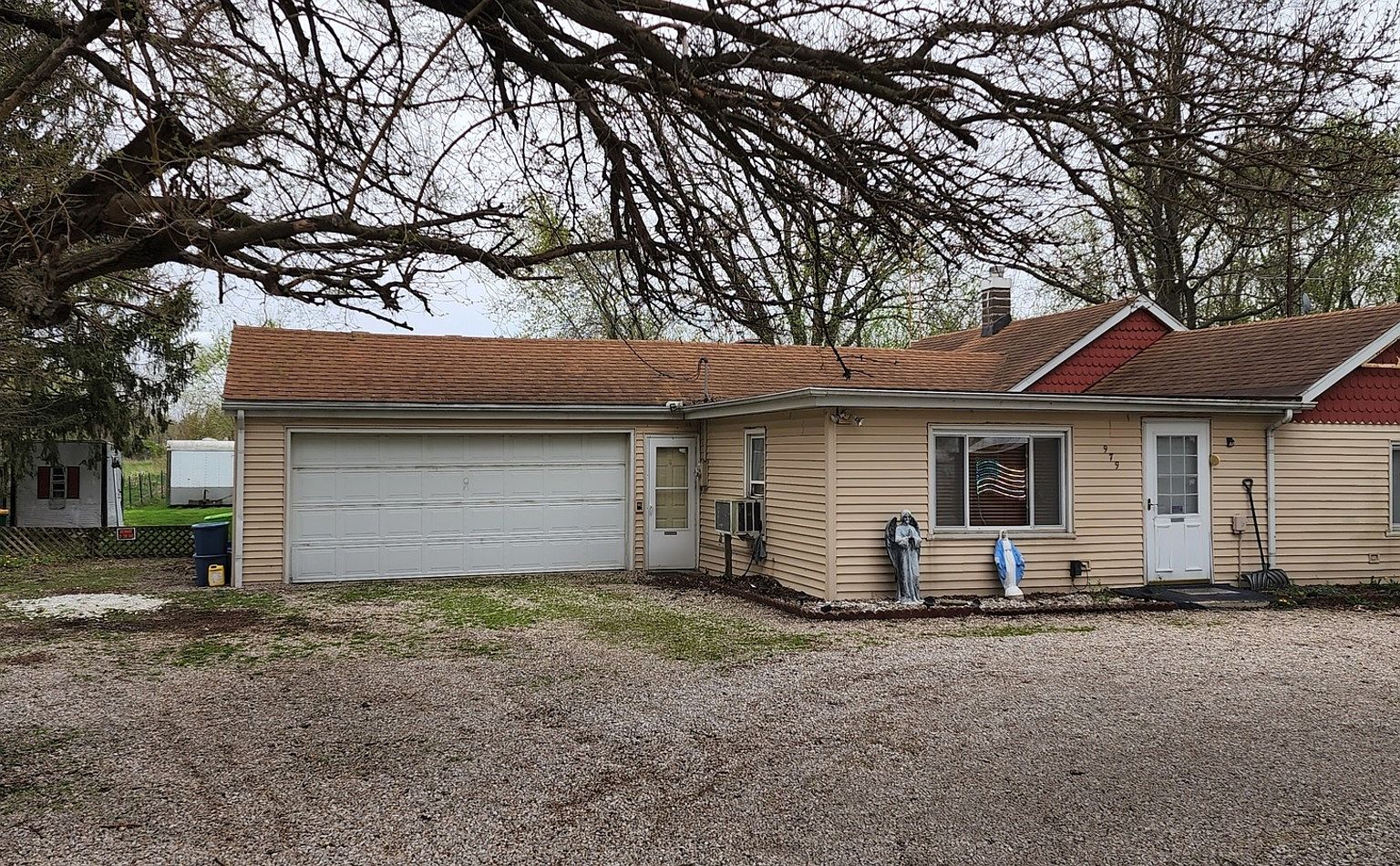 979 N Division St, Braidwood, IL 60408 Zillow