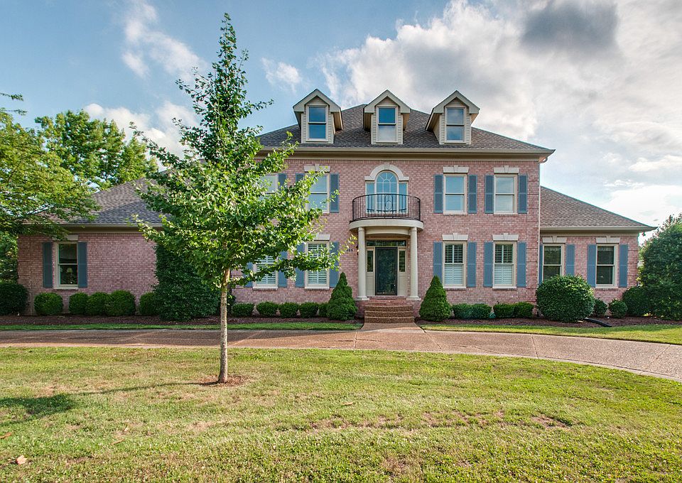 1st image of 909 Yearling Way