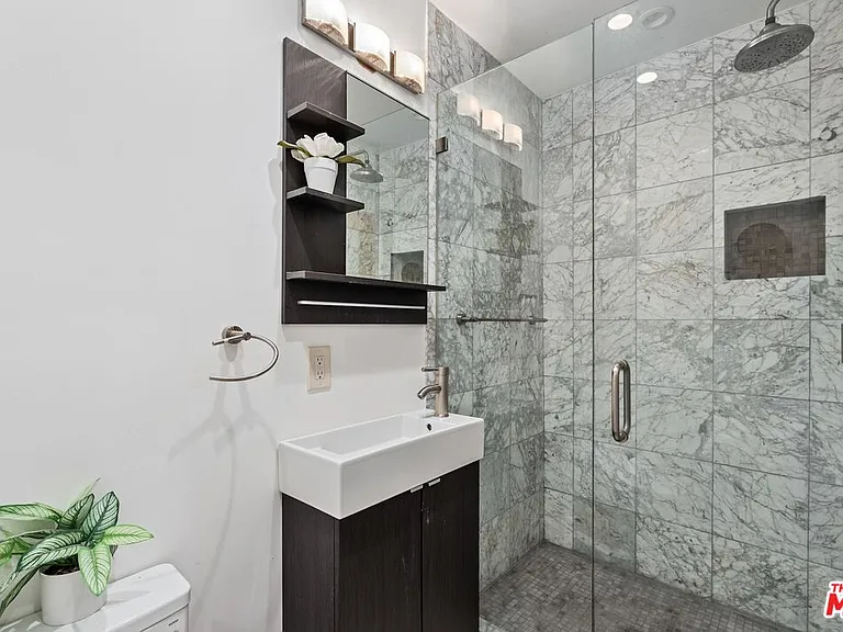 6440 W 87th Pl — Photo 27
