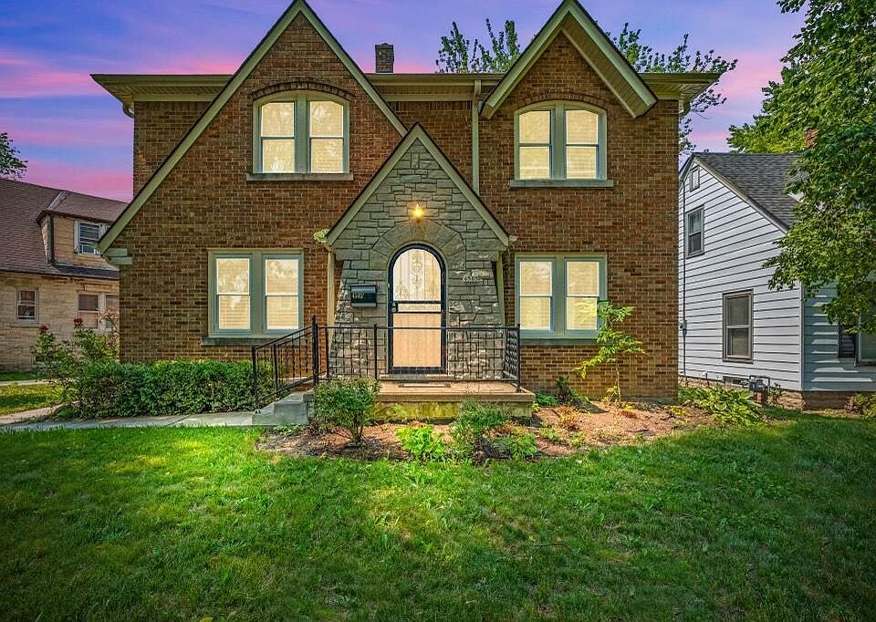 1st image of 4505 W Medford AVENUE