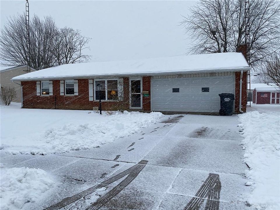 1st image of 307 S 1st St