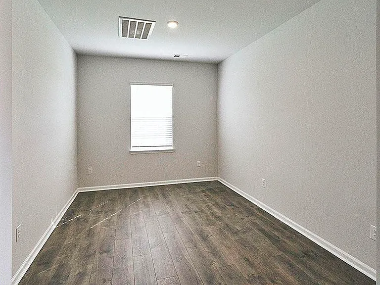 1025 Josh Ct — Photo 5