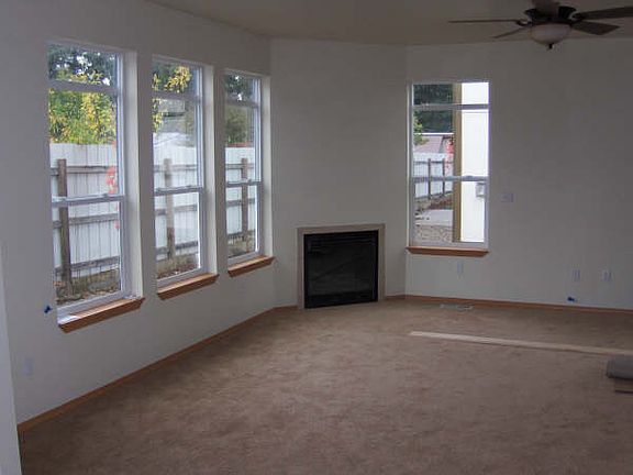 3rd image of 9326 NE 28th Cir