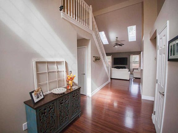 2nd image of 4676 Huntwicke Dr