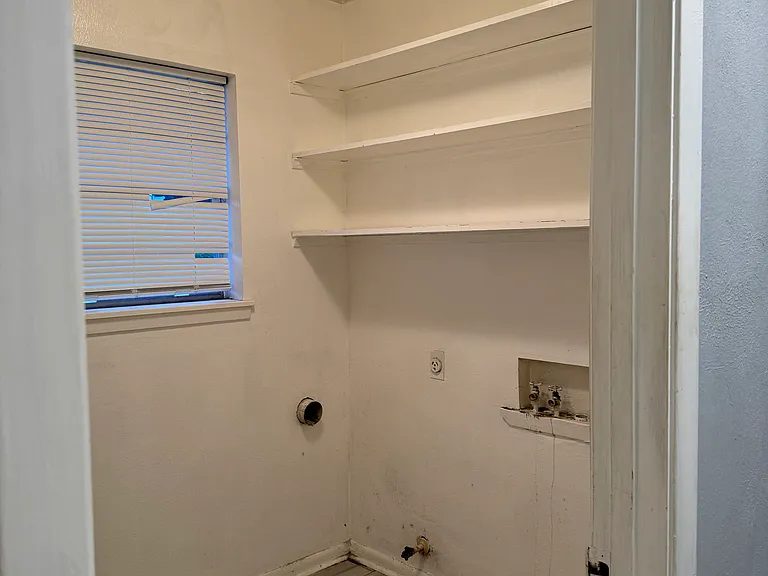 7213 University Dr — Photo 11