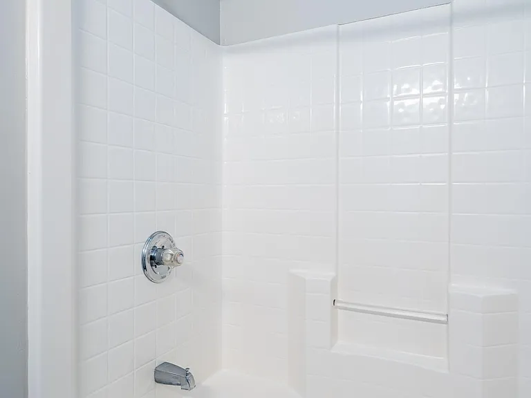 234 E 9th St #301 — Photo 9