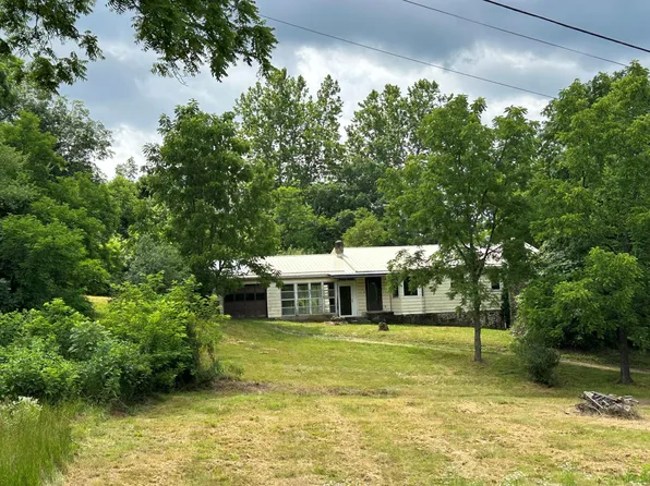 120 Clay St, White Sulphur Springs, WV 24986
