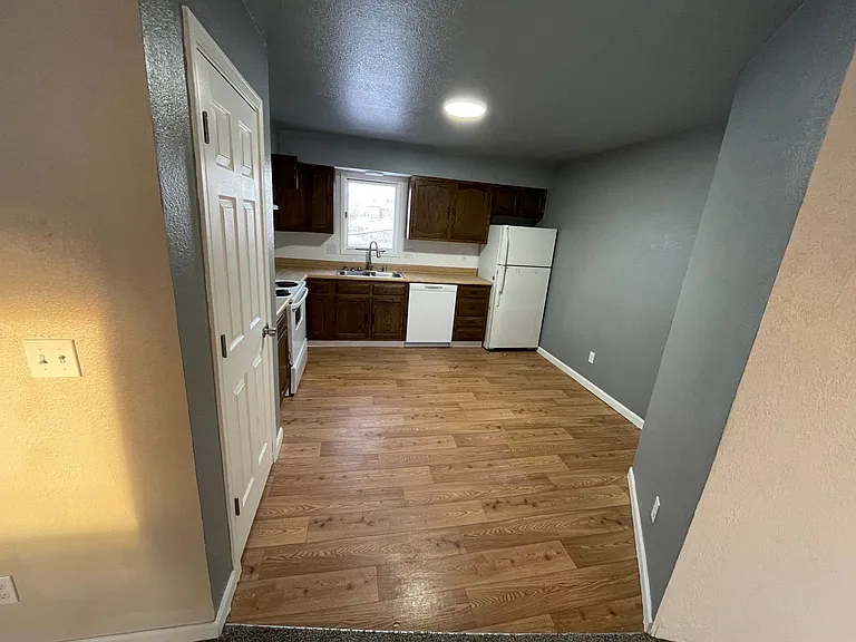 6701 E 6th Ave — Photo 14