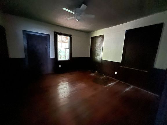 5th image of 125 Arnold St