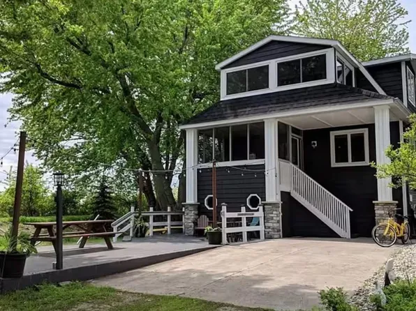6632 San Diego Dr, Oak Harbor, OH 43449