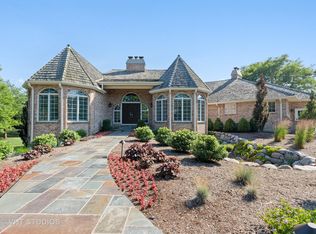 70 Rue Foret, Lake Forest, IL 60045