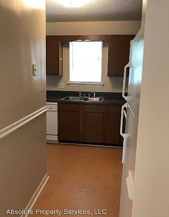 4th image of 121 Montague Dr