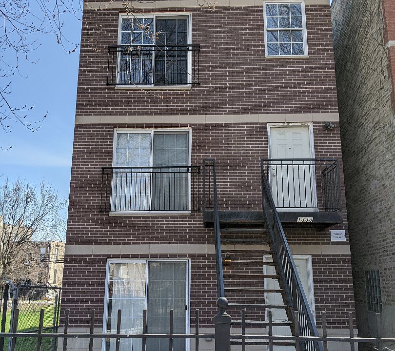 1st image of 1335 S Fairfield Ave