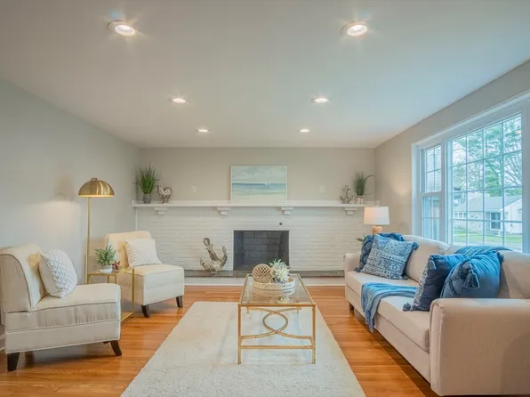 26 Pine Hill Rd, Swampscott, MA 01907