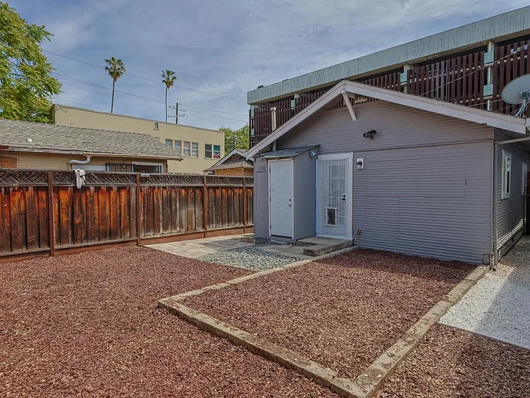 421 Elizabeth St — Photo 23
