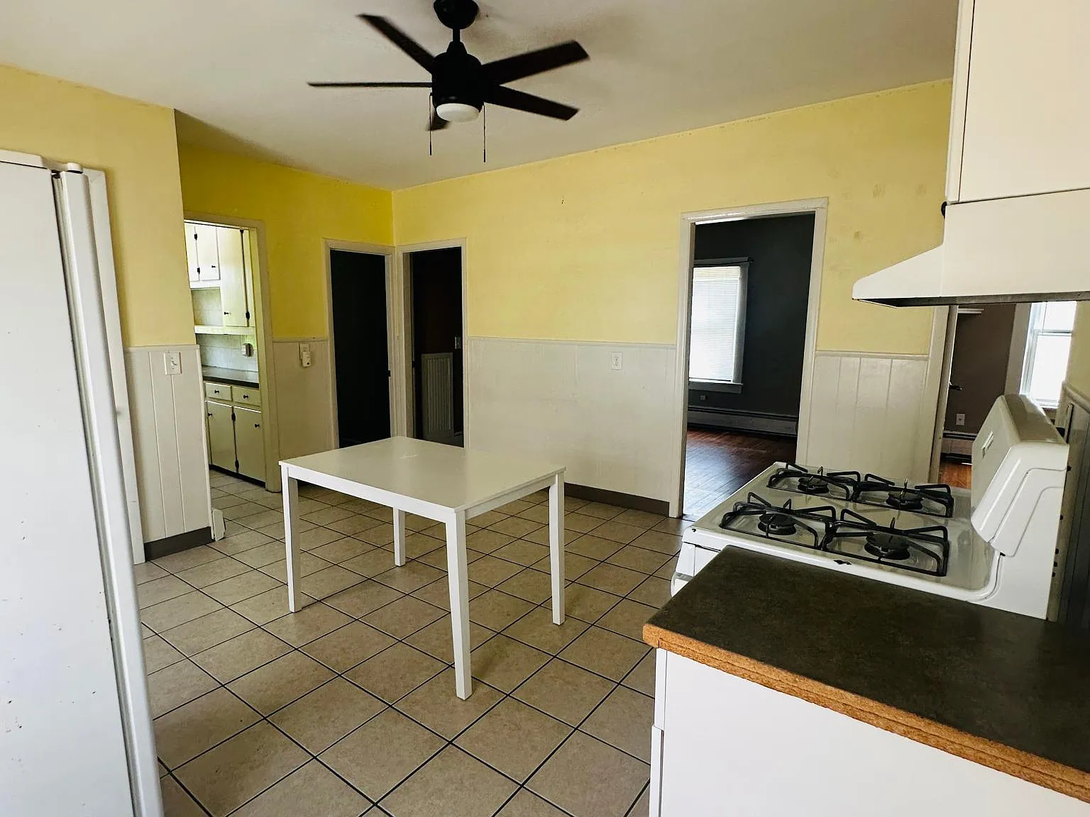 3 bed, 1010 sqft, $1,775 — Photo 2