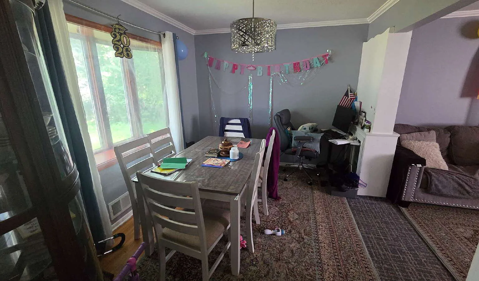 6 bed, 3.0 bath, 2448 sqft, $2,800 — Photo 2