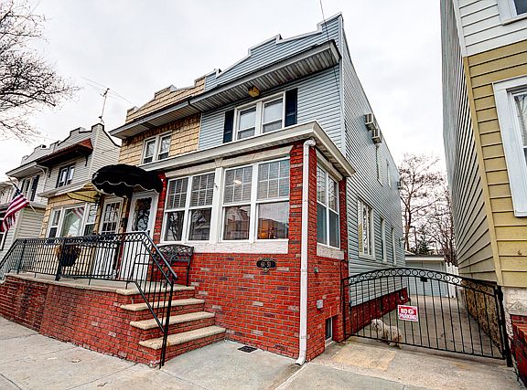 4th image of 61-51 62 Avenue