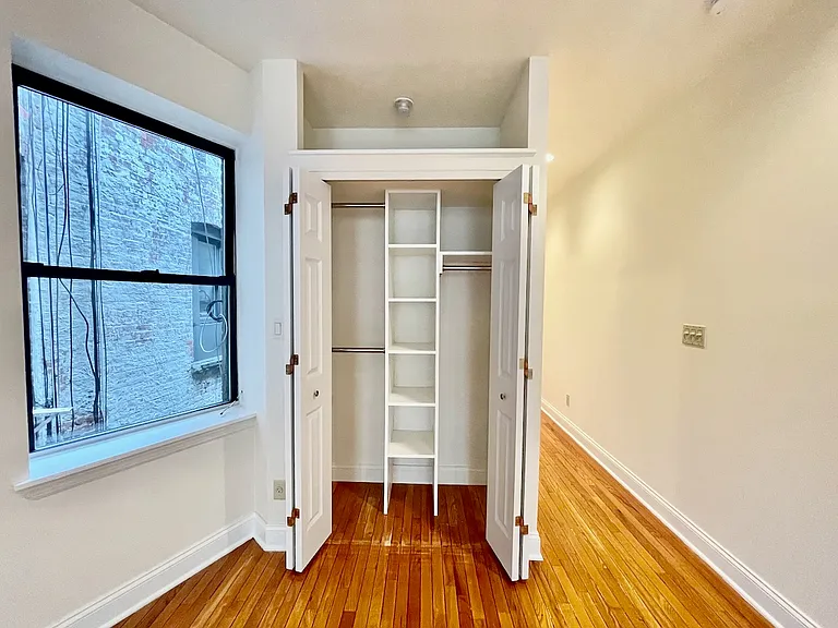 316 E 34th St #5B — Photo 6