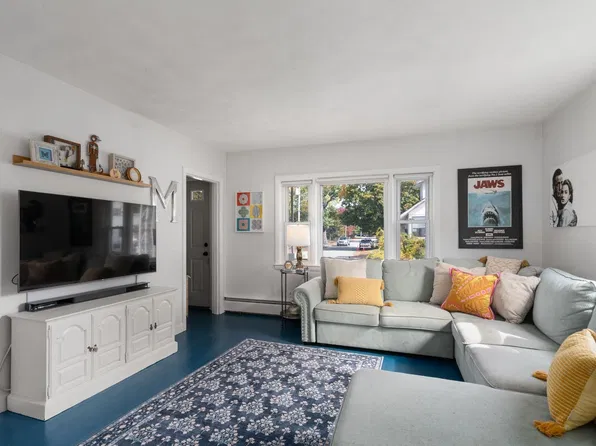 29 Lexington Ave, Attleboro, MA 02703
