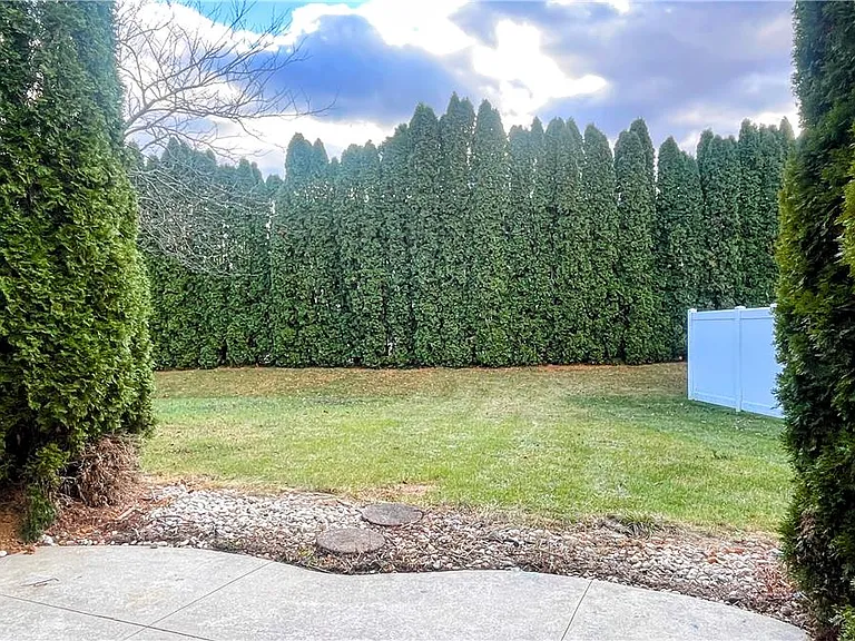 8104 Heritage Dr — Photo 29